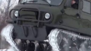 Гусеничный  вездеход Узола  зима