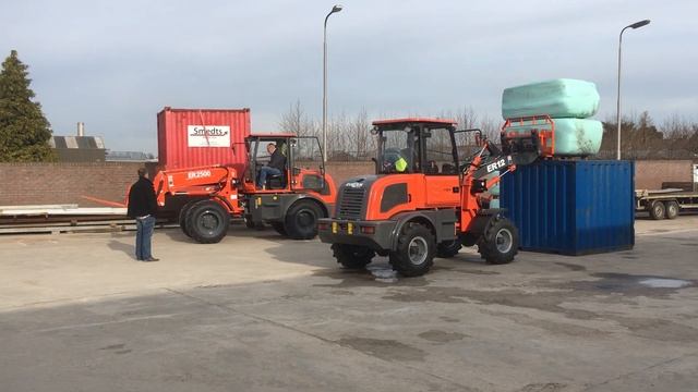 Фронтальный погрузчик Everun ER12 с вилами