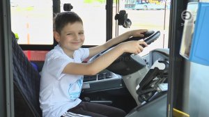 Познакомились с буднями водителей автобусов.