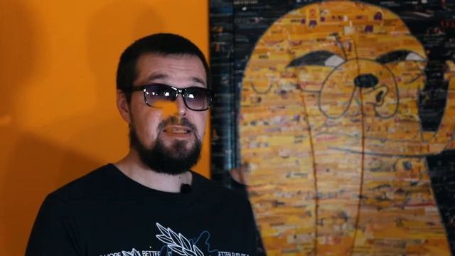 Продавец в продуктовом магазине.  Супермаркет.
