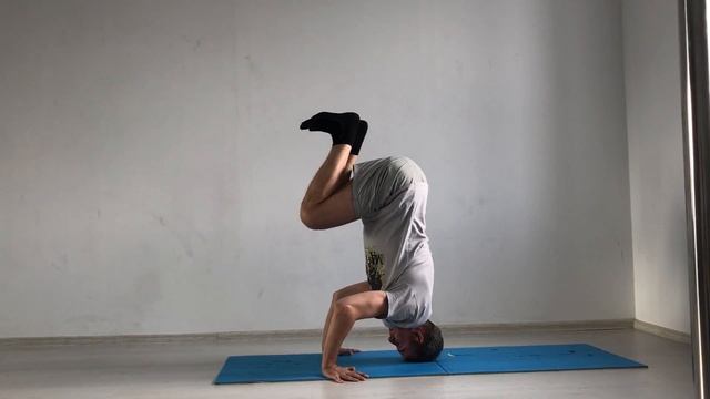 Стойка на голове смотреть онлайн