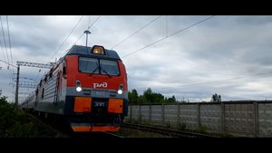 Электровоз ЭП1М-807 с поездом №052Г Нижний Новгород-Ижевск.