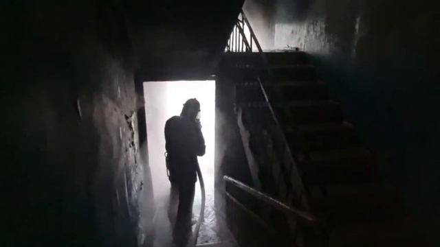 Пожар в пятиэтажном жилом доме.