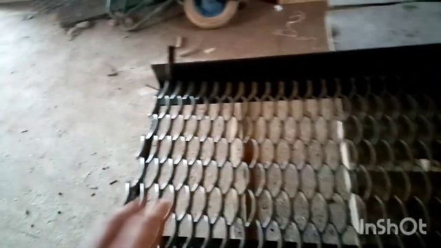 Крышка из просечки для бетонного лотка.#стройка#дача#металлоконструкция#сварочныеработы