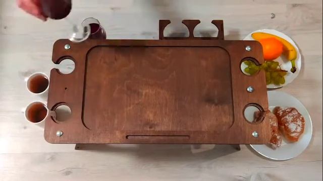 Столик для завтрака "Love is ..." складной на ножках смотреть онлайн