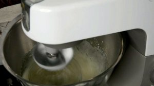 Очень вкусный - Меренговый рулет с ягодами! Крем Шарлотт