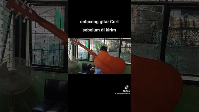 guitar cort ad 810 dan yamaha f310 unboxing gitar смотреть онлайн