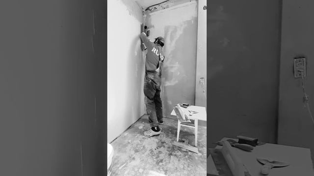 Толстый слой базовой шпаклевки за один раз. смотреть онлайн