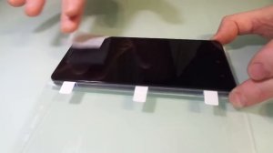 Как НЕ НАДО клеить защитное стекло на смартфон))