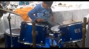 Самый класс на барабанах мальчик!!