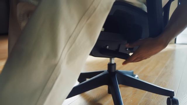 FlexiSpot C7 Premium Ergonomic Office Chair