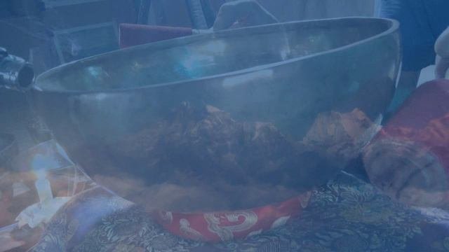 ПОЮЩАЯ ЧАША 5 МЕТАЛЛОВ 32 СМ - ОЧЕНЬ ГЛУБОКИЙ ЗВУК. КОСМОС