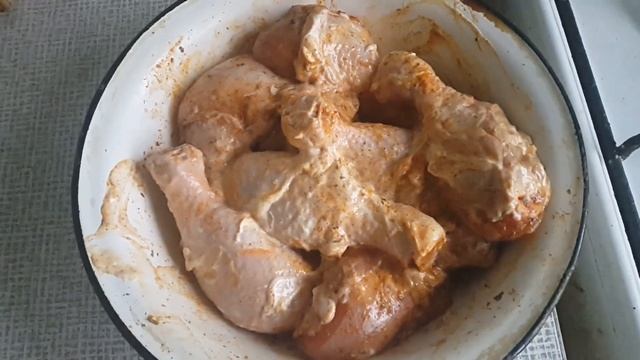 Ужин - пальчики оближешь!!! Самые сочные куриные ножки в духовке!!! смотреть онлайн