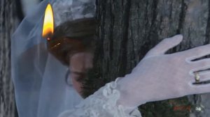 СВЕЧА ГОРЕЛА НА СТОЛЕ