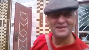 А ну-ка убери свой чемоданчик