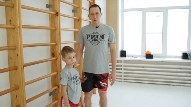 Как научиться ходить на руках | Стойка на руках | Киокушинкай каратэ смотреть онлайн