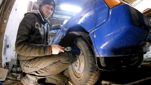 Установка подкрылков(локеров) без саморезов, ну почти без них смотреть онлайн