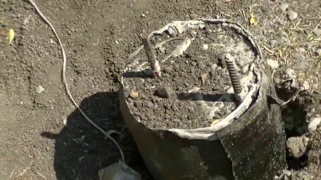 Ленточный фундамент для бани с " висящей" верандой на столбах. Часть 3. смотреть онлайн