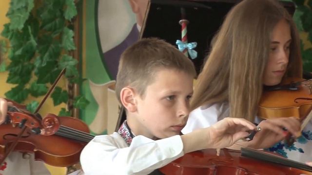 Скрипки. Музична школа,. Виступ на коцерті. Юні бойківчани
