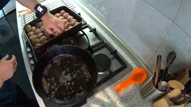 Тефтели в Сметанном Соусе с Грибами. Выпуск №169 смотреть онлайн