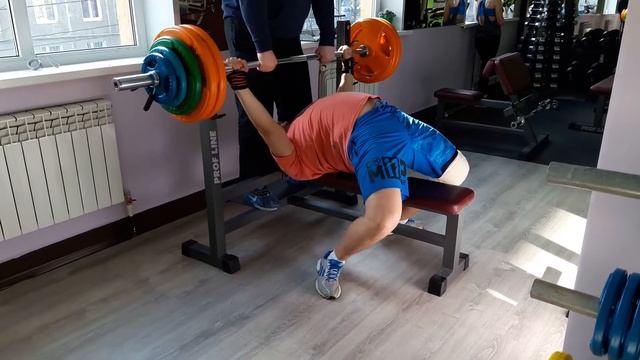 Вячеслав Хэви 1я проходка на жиме лежа. 130кг смог. 135кг залажал. Работаем дальше. смотреть онлайн
