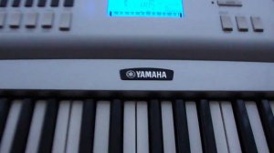 Yamaha DGX-220