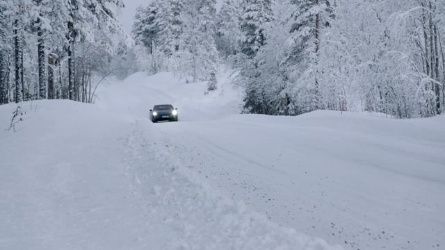 Volcano Grey Electric Porsche Taycan 4S Snow and Ice Drifting смотреть онлайн