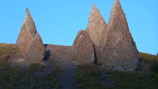 Евгений Банников "Бежит река из ледника" смотреть онлайн