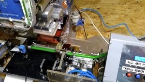 Установка подачи деталей на тампопечать.