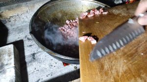 Вкусная солянка с дымком на костре в казане!
