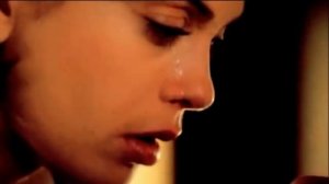 Милою  Кларк и Лоис