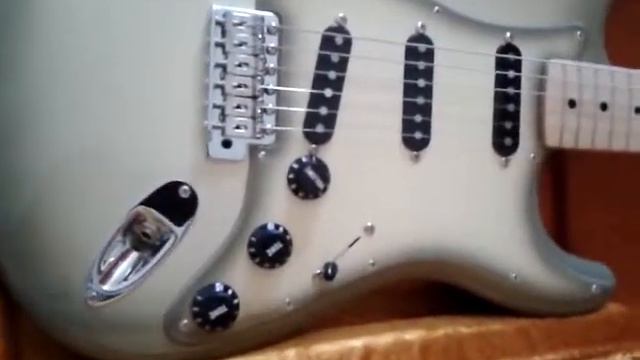Fender Stratocaster FSR Antigua 1977 смотреть онлайн