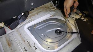 MAZDA CX-7 CX7 FUEL PUMP LOCATION REPLACEMENT