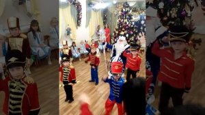 Танец маленьких солдатиков