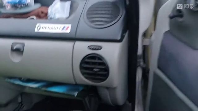 Renault Kangoo: заміна пічки та про воду в салоні смотреть онлайн