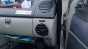 Renault Kangoo: заміна пічки та про воду в салоні