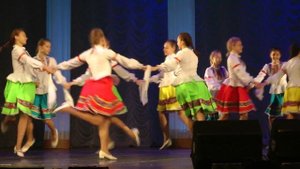 "ВОЗЛЕ РЕЧКИ, ВОЗЛЕ МОСТА". РУССКИЙ ТАНЕЦ.