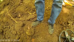 Шурф фундамента. Поиск монет в старинном фундаменте вымершей деревни.