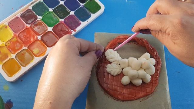 Корзинка из солёного теста. Детская поделка или сувенир к празднику смотреть онлайн