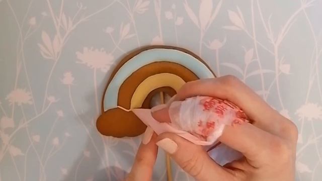 Мастер класс для начинающих / Пряник топпер на торт / Рисуем глазурью / decorate rainbow cookies смотреть онлайн
