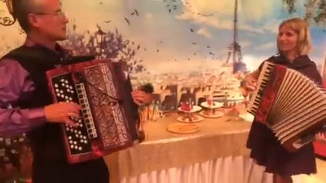 Катюша! Играют Любовь Гришанова и Александр Гришанов! смотреть онлайн