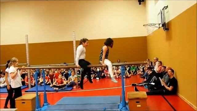 Group choreography - parallel bars 2 / Gruppenchoreographie - Barren 2 смотреть онлайн