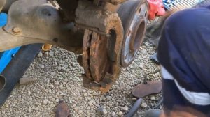 Replacing the front brake pads VW Crafter / Замена передних тормозных колодок Volkswagen Крафтер