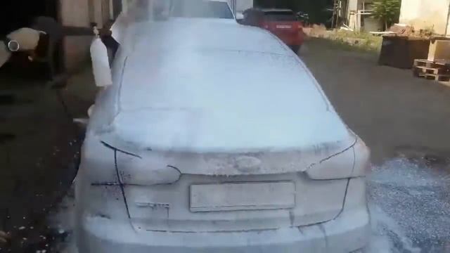 видео 'Тест бесконтактной пены Atom Easy' смотреть онлайн