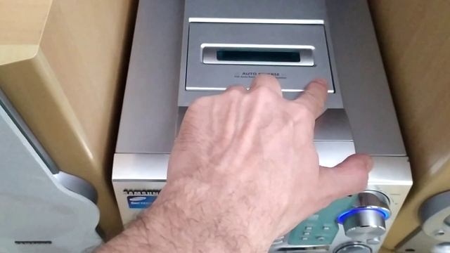 Samsung MM-ZB9 басистый музыкальный центр смотреть онлайн