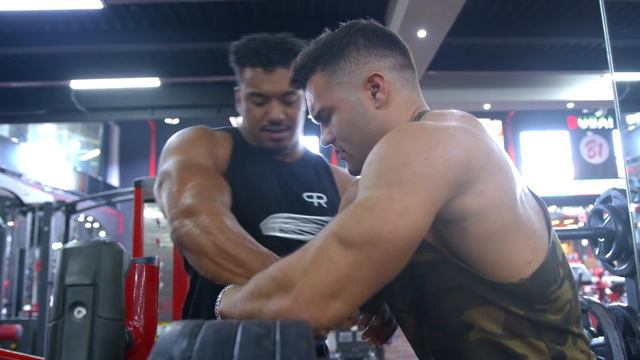 315 LBS x 44 PR WITH JAMES ENGLISH! смотреть онлайн