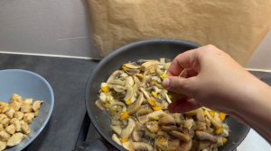 Сливочный пирог с курицей и грибами и тестом фило