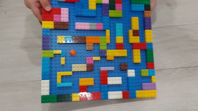 Лабиринт из Лего для шарика