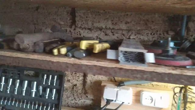 Рабочая зона в гараже полки для инструмента в гараже своими руками