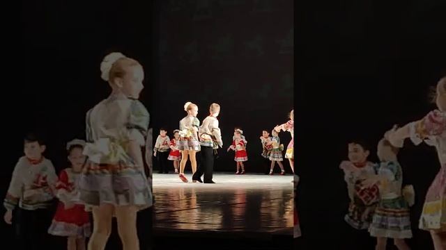 Танец "Деревянные игрушки", ансамбль "Карусель", 1 и 3 класс, 27.03.2022г смотреть онлайн